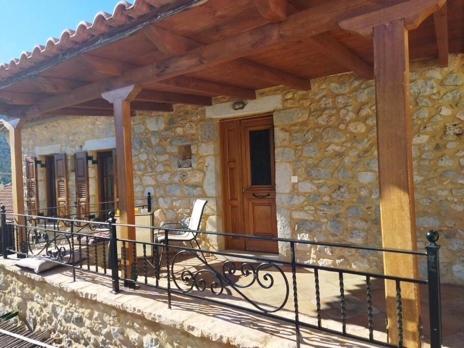 Vila Tsolakis Luxury House Leonídion Exteriér fotografie