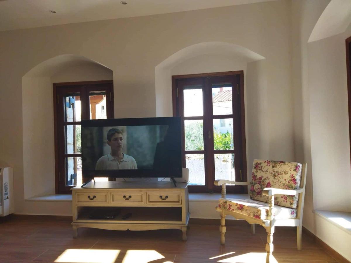 Vila Tsolakis Luxury House Leonídion Exteriér fotografie